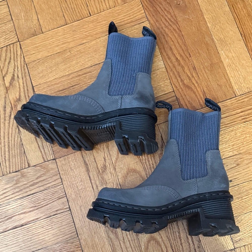 Doc Martens platform Chelsea boot